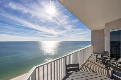 Image de Windemere Penthouse Is Gulf Front With A True Blue View of Perdido Key!