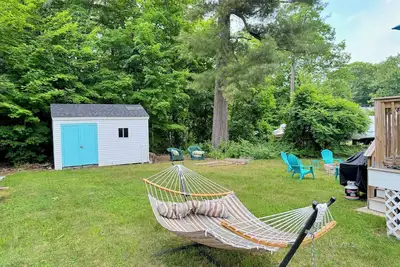 Image de Walk to  public boat launch, 2 miles to Gunstock Mountain, Dogs and kids welcome