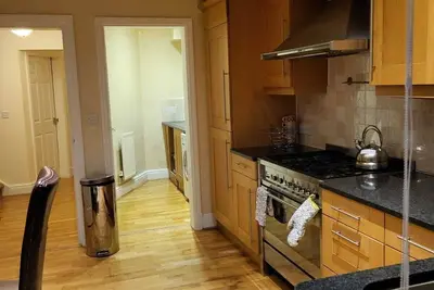 Image de Large: Extremely Central House Chester