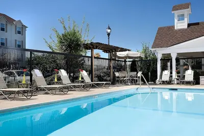 Image de Seattle Family Escape: Outdoor Pool, Pet-Friendly, Free Airport Shuttle, 2 Rooms