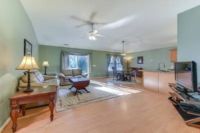 Image de 7 Mi to Cherry Grove Beach: Home on Grand Strand