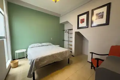 Image de Room 2 at Roma Norte: Queen Size Bed
