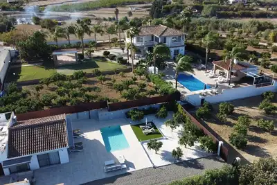 Image de 2 luxury adjoining villas with 2 pools, in 2 acres of countryside (7br, 7ba)