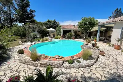 Image de Stylish villa with landscaped pool set in large secluded garden close to Pezenas