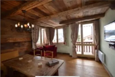 Image de 1850: Magnifique appartement T3 rénové vieux bois sur Pralong, ski aux pieds.