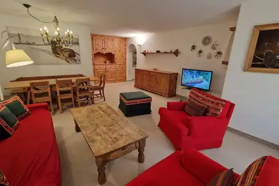 Image de Appartement de 3 1/2 pièces au rez-de-chaussée ; vue sur la montagne et le lac ;