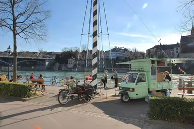 Image de Direct view of the Rhine: 40 sqm Riverview-Lounge design