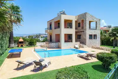 Image de Private pool *500mt to Stalos beach*Stunning view*Walk to Taverna & Supermarket