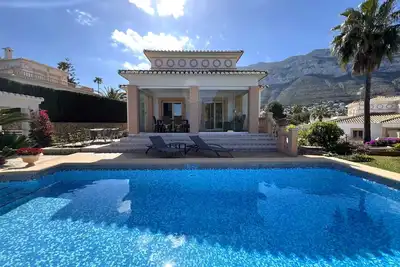 Image de T-1023, Navarrete, villa avec piscine et carport à Dènia