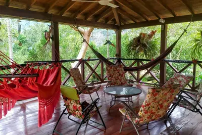 Image de las Gitanas, en Medio de Colores, Paisajes Maravillosos y Animales de Granja