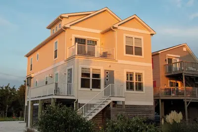 Image de 702 N Bayshore Drive - great bay block home in Broadkill