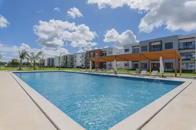 Image de Pool View Apartment, Gym, and Close to the Beach
