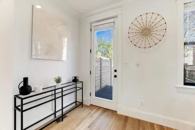 Image de Newly Built 3br Home in Alexandria-Walk to Metro! \n\n