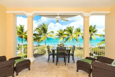 Image de Villa Renaissance 206: Luxury Oceanfront 2 Bedrooms on Grace Bay with Ocean View
