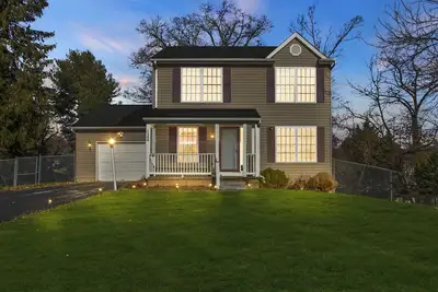 Image de Luxury 4 bed King Suite! Mins to Towson!