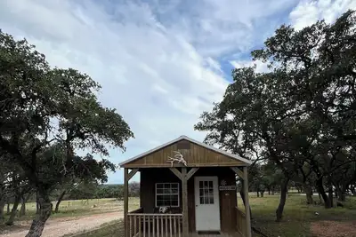 Image de Cabin in Harper! Access to hiking and wildlife!