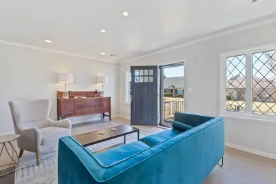 Image de Tulsa Vintage Chic Cottage |King Bed •Expo•Tu•Dtwn