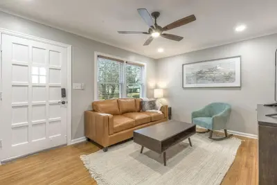 Image de OneCozyPlace Tulsa | King Bed • Expo•Tu • Downtown