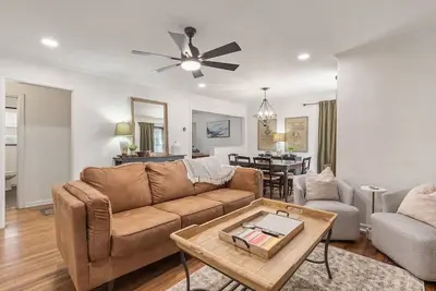 Image de HomeSweetHome|Ks Bed|Near Expo/Downtown/Tu