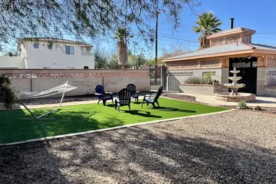 Image de Historic Private Home - 2 min to U of A & Banner