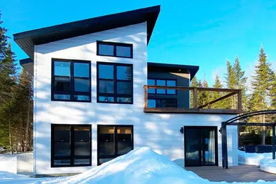 Image de Chalet with Hot-tub, 15 min. of Mont-Tremblant (St-Jovite)