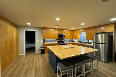 Image de Charming Historic Globe House