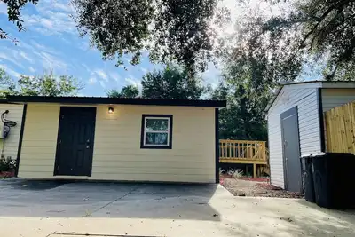 Image de Applebum a beautiful and cozy loft 2 miles away from town.