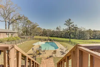 Image de Pet-Friendly Opp Vacation Rental w/ Spacious Deck!