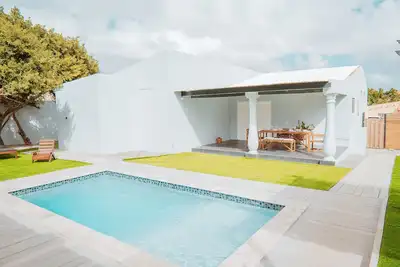 New 6 min from the beach 3br 2ba House - Family sizes with Pool
