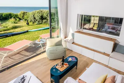 Villa Ponant 5 étoiles à Doëlan, piscine intérieure chauffée face à la mer