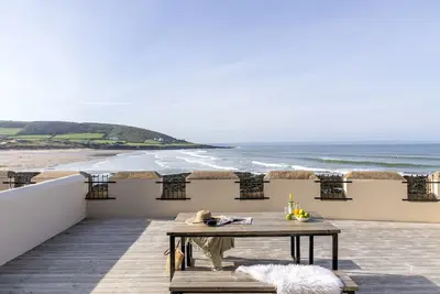 4 Out Of The Blue -  pet friendly sea view home sleeping 6 in Croyde