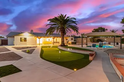 Image de Chandler Oasis with Pool & Hot Tub