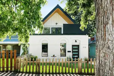Image de Chic newly renovated modern home in trendy Sunnyside neighborhood Denver!