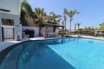 Image de Waterfront Elegance