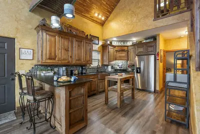 Image de Relaxing Lake Retreat w/ Views, Access, Private Hot Tub, Billiards & Sdc Tickets