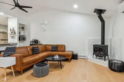 Luxury Living in Heart of Quechee | Mill Run 6c