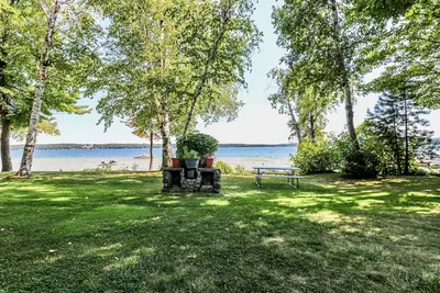 Image de Lake Leelanau Home Perfect for a Family Vacation