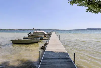 Image de Charming Duplex in Leelanau Rustic Resort