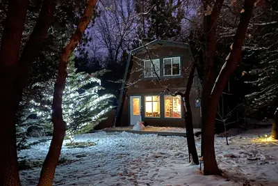 Image de Cabin escape with privacy. Enjoy Big Bear only minutes away.