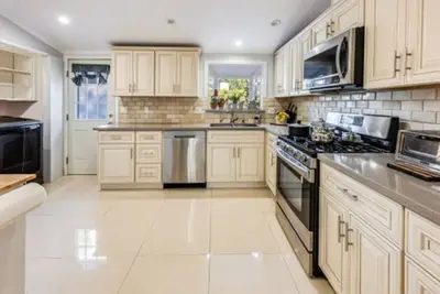 Image de 3 bedroom 2 bath house with pool