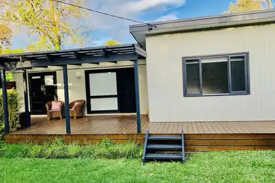 Image de Peaceful location but close enough to leave your car at home.