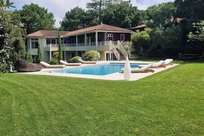 Image de Villa Sunset : piscine, calme et jardin entre océan et lac d'Hossegor!