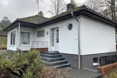 Image de 2 bedroom bungalow with kitchen, dining and living room with garden & terrace