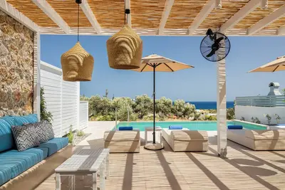 Image de Newly Built Styish Luxury 2-bedroom Villa Pollux with Private Heated Pool!