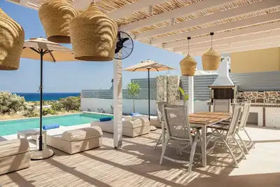 Image de Newly Built Stylish Luxury 2-bedroom villa in the delightful village of Gennadi