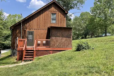 Image de A-Frame Musky Cabin for Fishing Enthusiast!