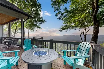 Image de Rose Cottage - Incredible Views from this 2/2 in Sapphire Nc
