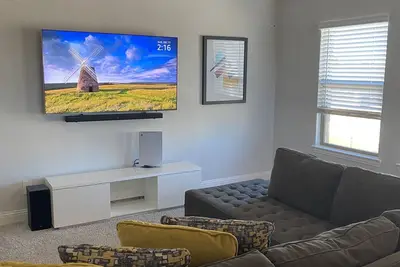 Image de Serene Suburban Oasis: Your Retreat Just Minutes from Dallas Buzz!
