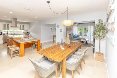 Image de Bora Bora Relax Heaven -  Pool- Bbq - Fits 12