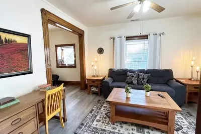 Image de Kg Bd Full Condo steps to hospitals & Capitol 1-70